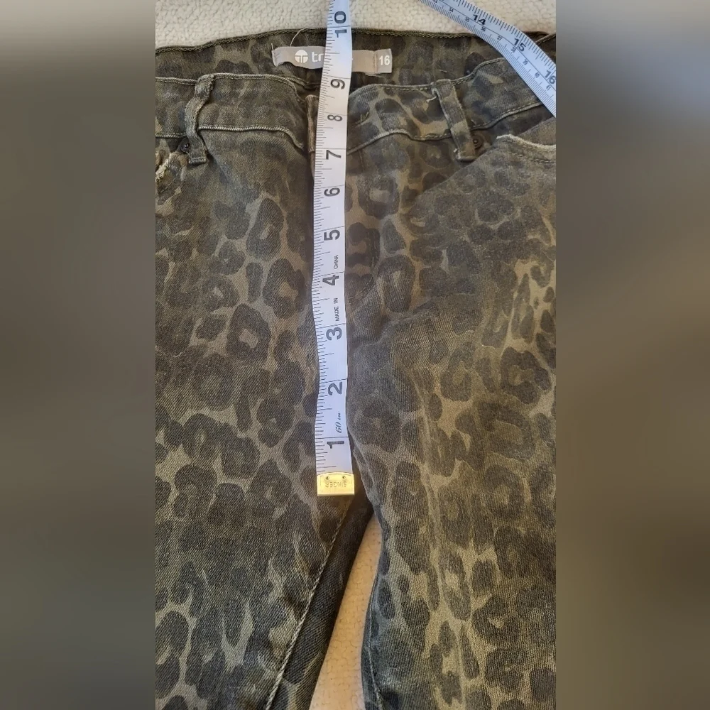 Tractr Girl's Size 16 Green Camo Denim Skinny Jeans